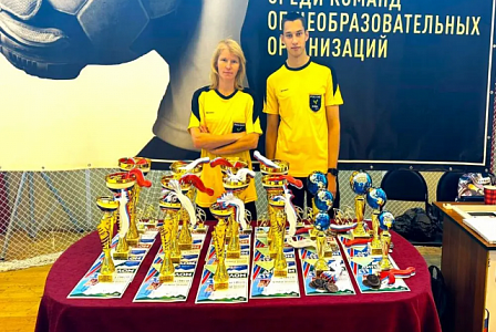 Камчатские школьники сыграли в мини-футбол
